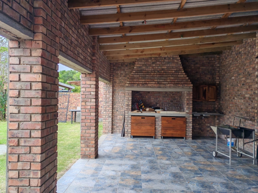 4 Bedroom Property for Sale in Boknesstrand Eastern Cape